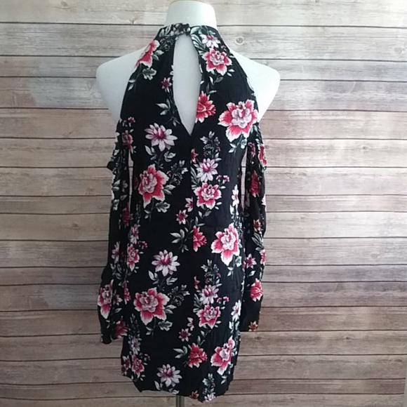 🎈Sale🎈Forever 21 Cold Shoulder Dress Size Small - Picture 5 of 7